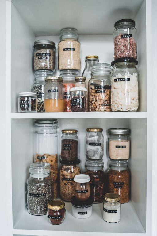 How to Keep a Tidy Fridge and Pantry: Simple Tips for Organized Spaces